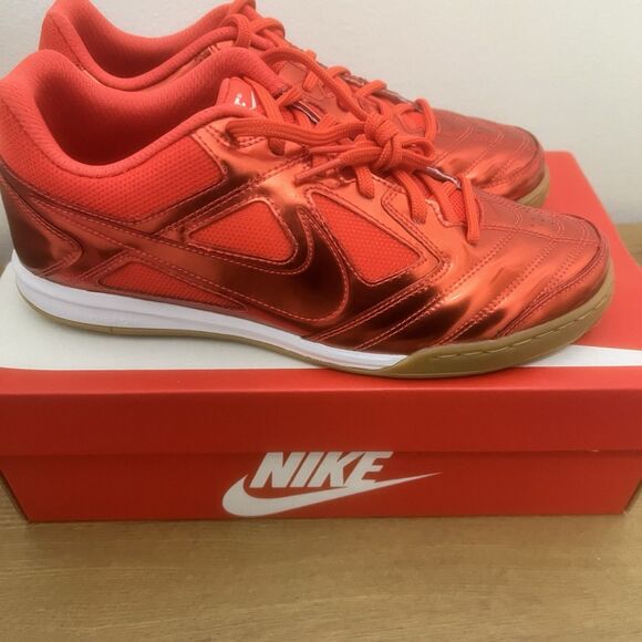 Size 11 Nike Gato LV8 Light Crimson Red White Gum Men IB3566-600 New Soccer Shoe